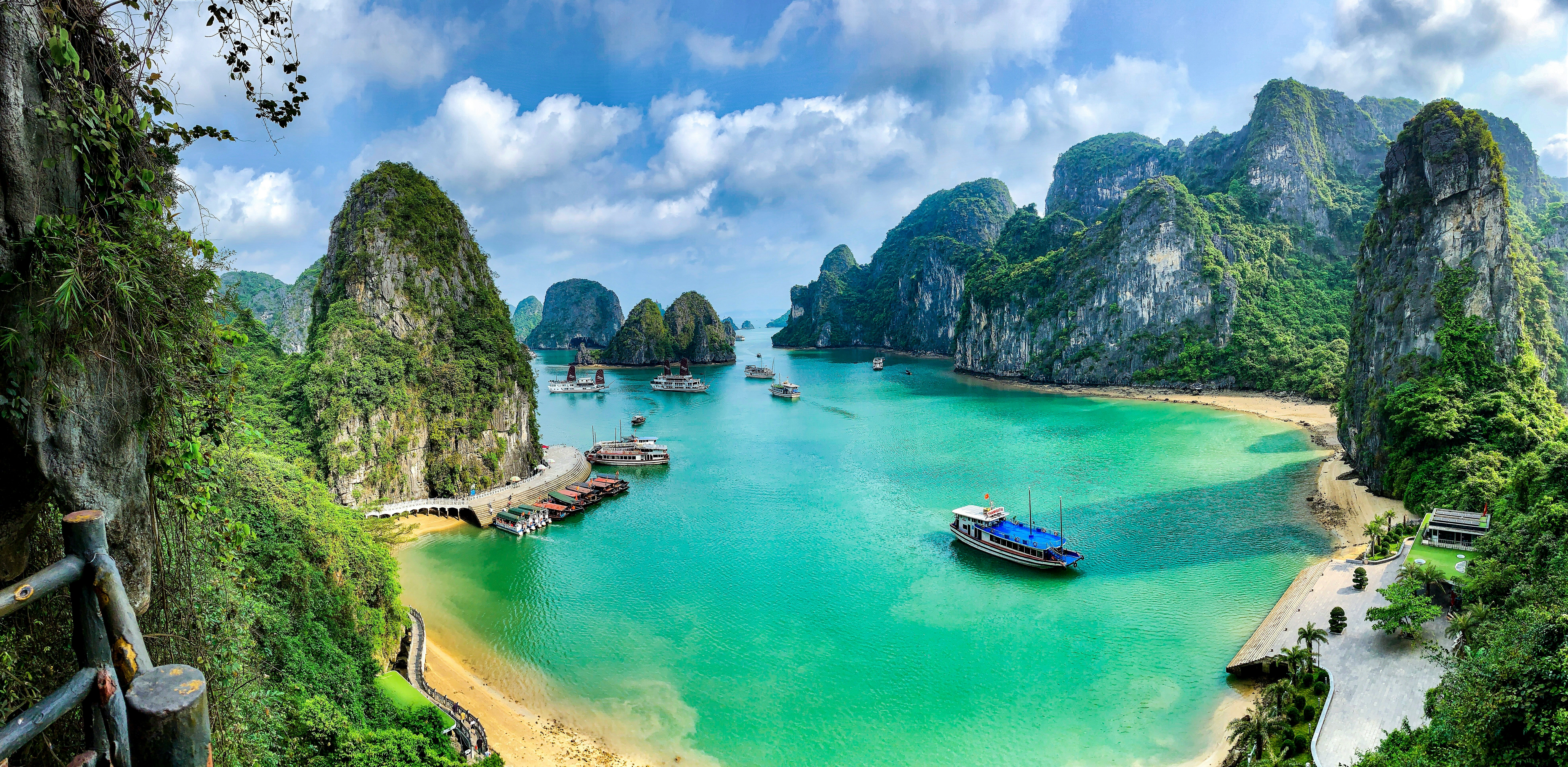Vietnam Tour Package Image